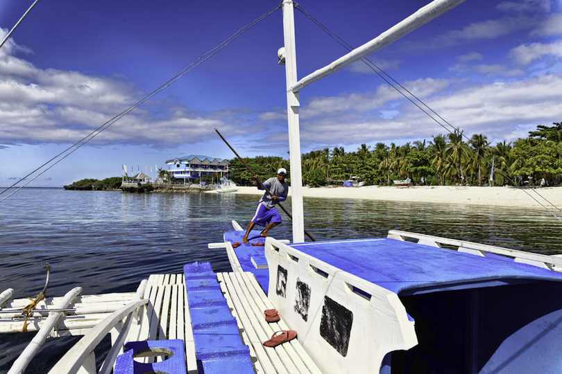 This image has an empty alt attribute; its file name is malapascua_island.jpg